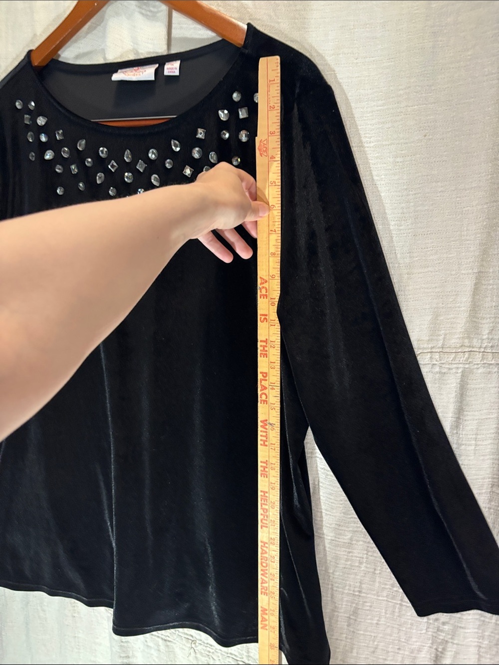 Quacker Factory Black Velvet Rhinestone Embellished Tunic Blouse Size 1X EUC - Picture 4 of 8